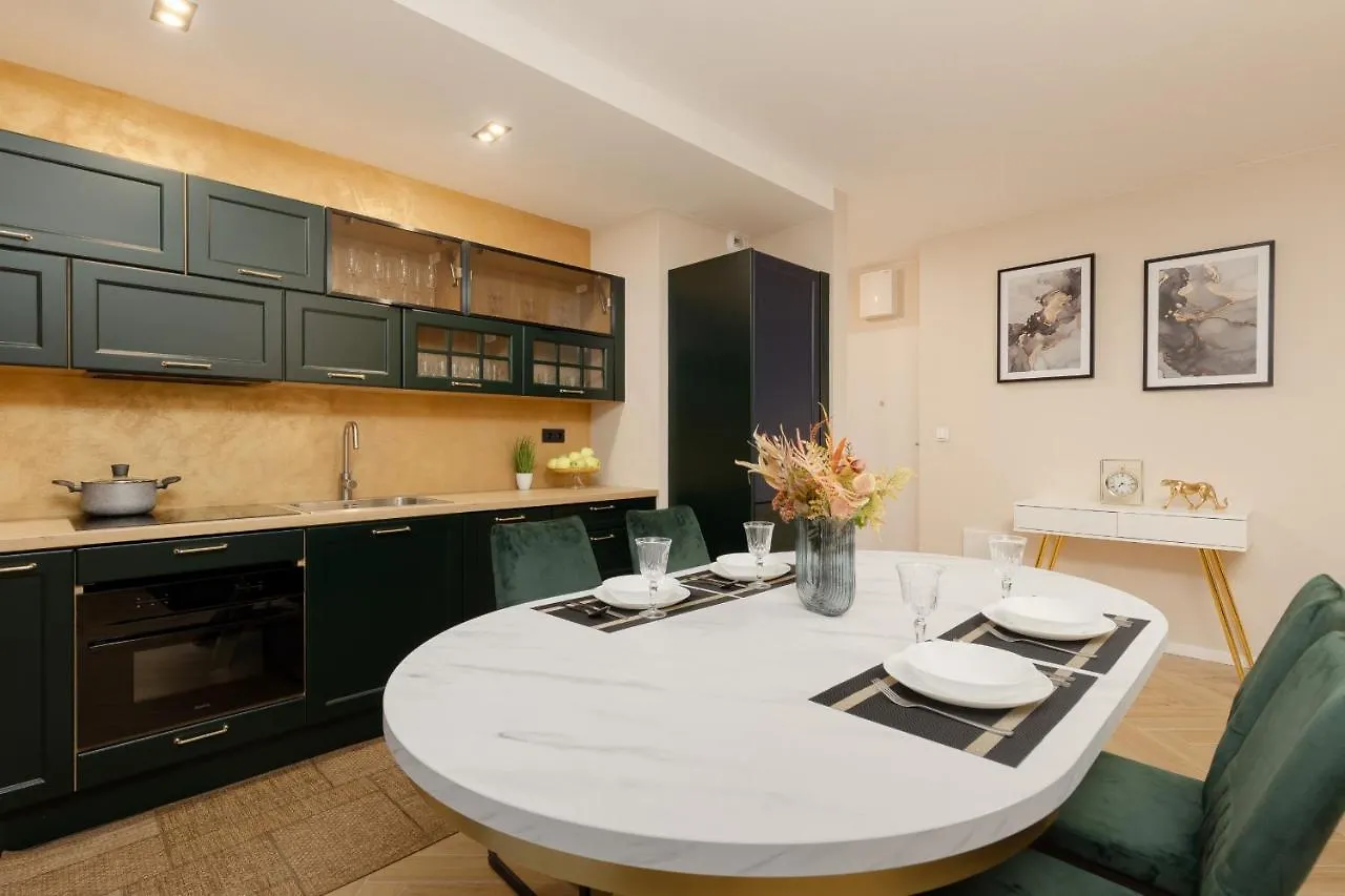 Ursus Nova Apartment With Parking By Renters Prestige Warsaw 0*,